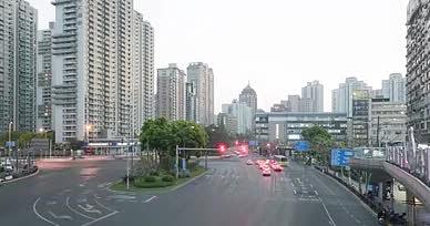 上海商业街高楼大厦车流夜景延时视频的预览图
